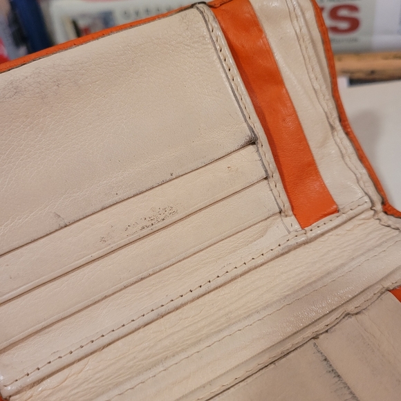 VTG Lloyd Baker London leather orange cream wallet - Picture 7 of 16